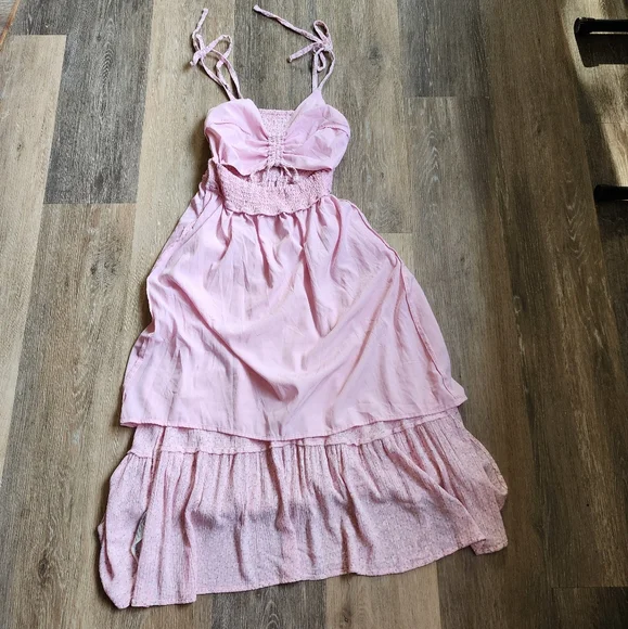 HOLLISTER HI-LO CUT OUT DRESS - Picture 15 of 16